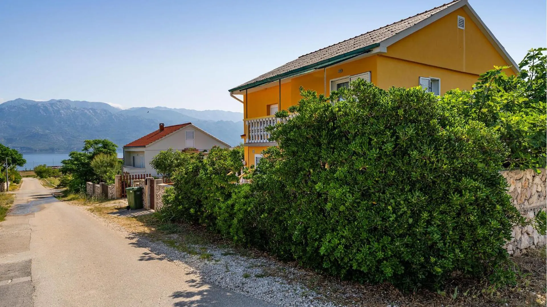 Cozy Apartment In Razanac With Wifi